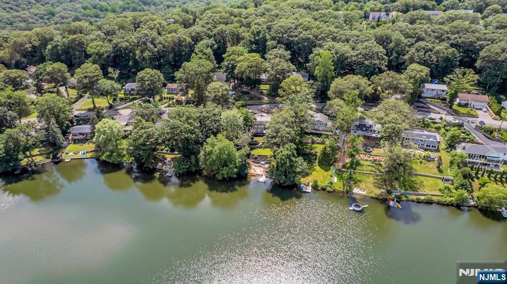 Property Photo:  377 High Crest Drive  NJ 07480 