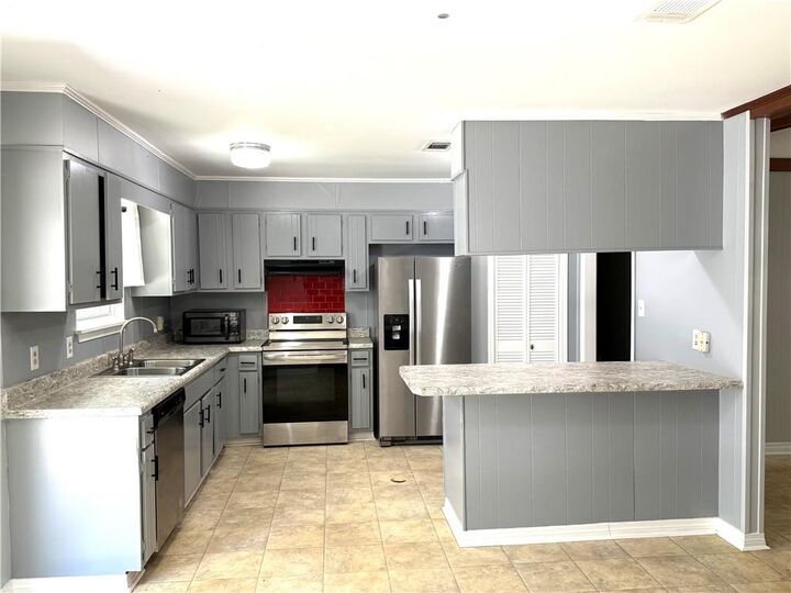 Property Photo: 20112 Green Acres Drive LA 70401