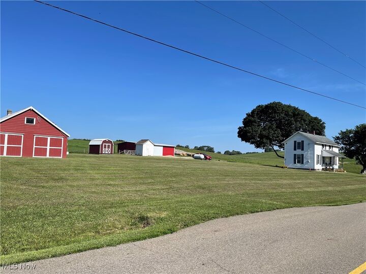 Property Photo: 1515 Meadow Farm Church Road OH 43701