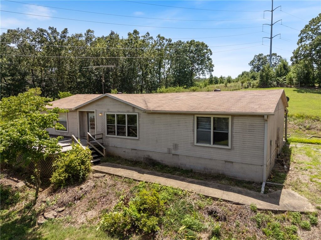 Property Photo: 19235 Black Oak Road AR 72701