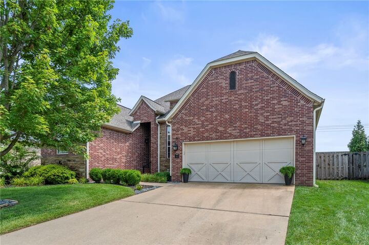 Property Photo:  5617 Chadwick Drive  AR 72758 