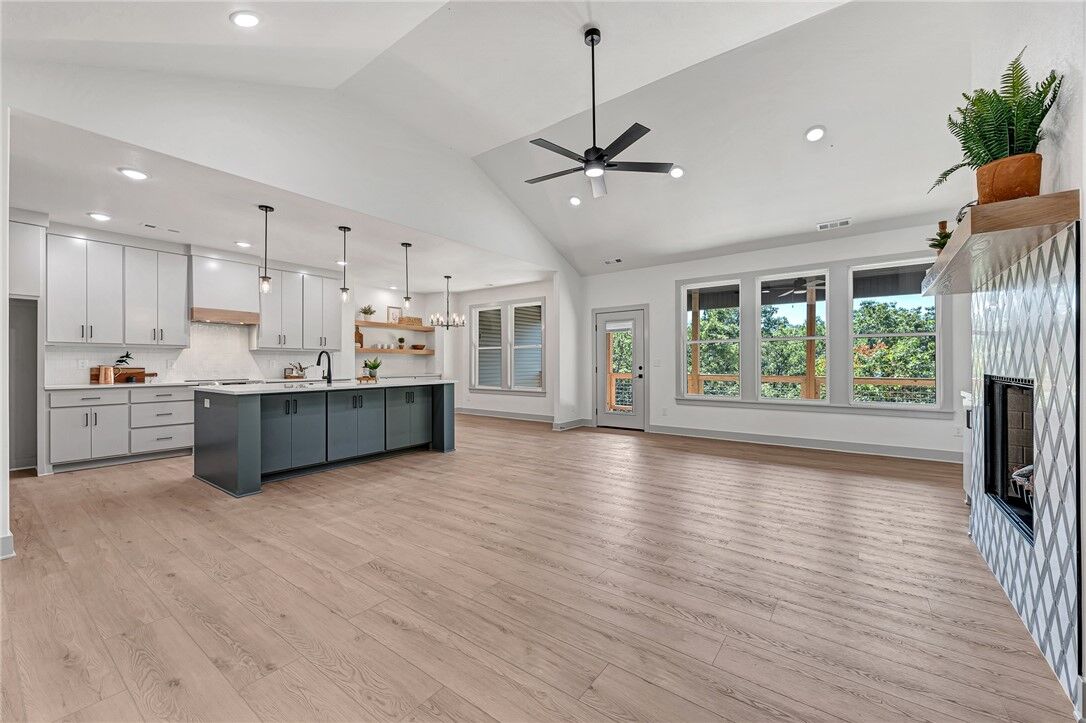 Property Photo:  35 S Cheshnut Drive  AR 72714 