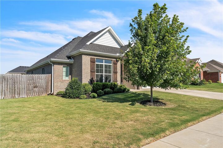 Property Photo: 551 Greylag Way AR 72730
