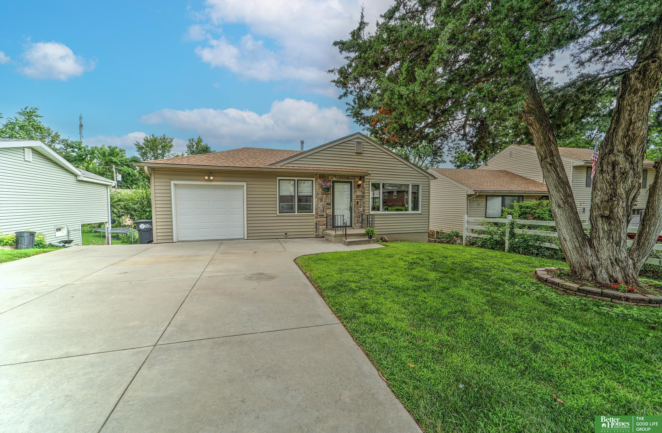 Property Photo:  7513 Richmond Drive  NE 68134 