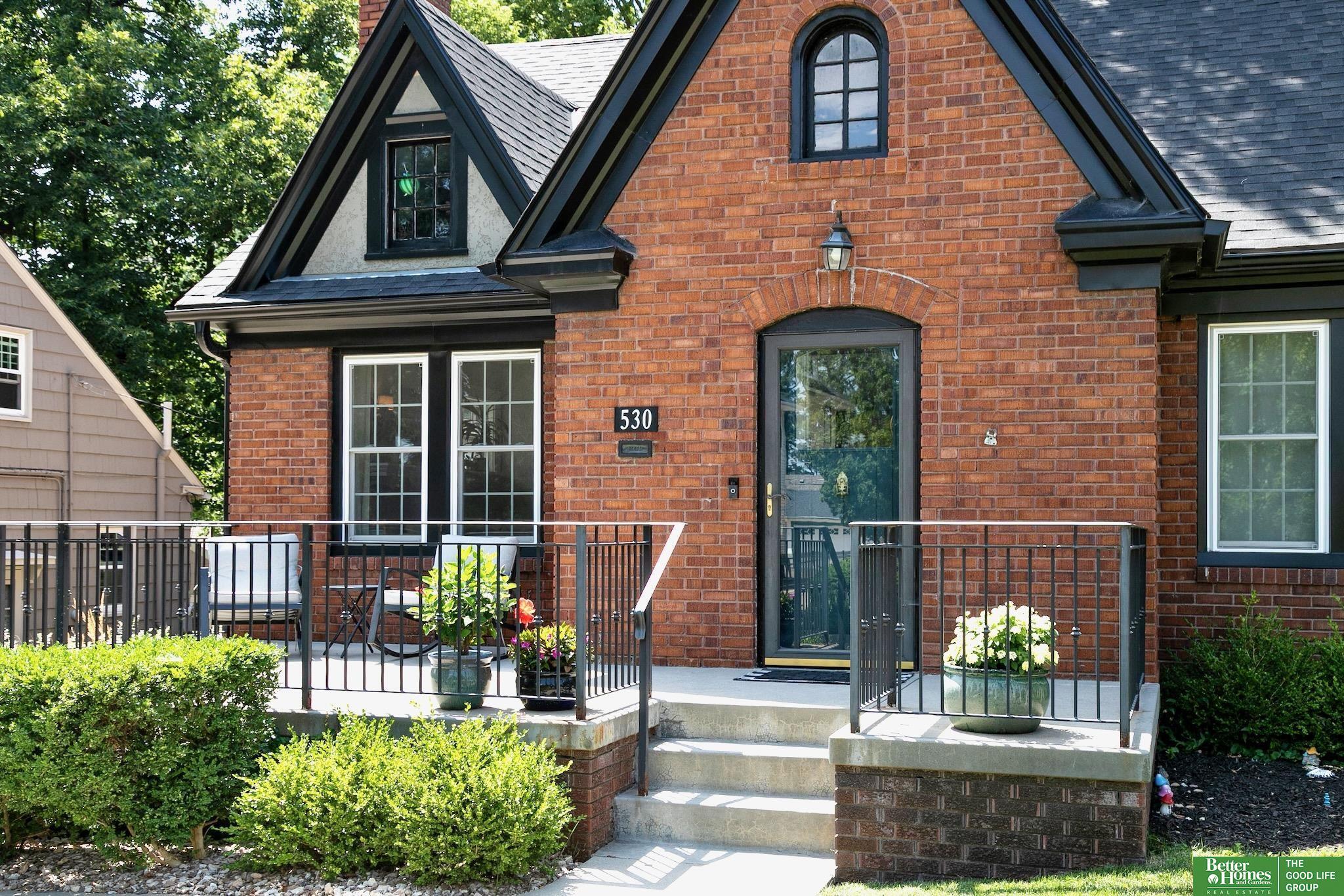 Property Photo:  530 S 51st Street  NE 68106 