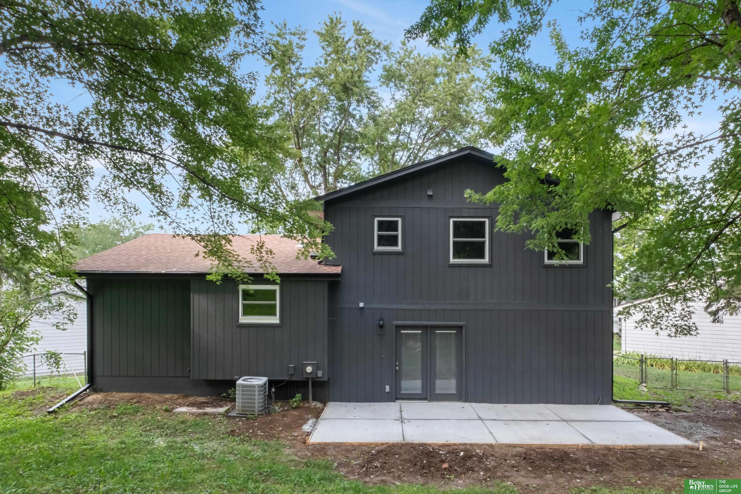 Property Photo:  2907 Nebraska Circle  NE 68005 