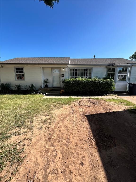 Property Photo:  1219 Sherry Lane  OK 74801 
