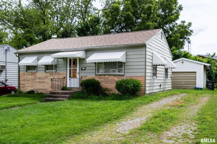Property Photo:  511 N Davis Street  IL 62901 