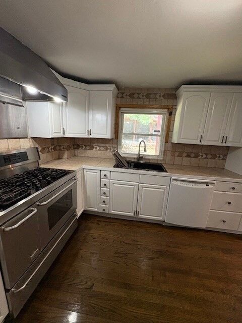 Property Photo:  30 Linden Ter  MA 01902 