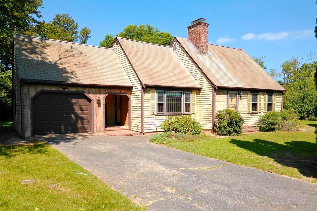 Property Photo:  1 Winsome Road  MA 02664 