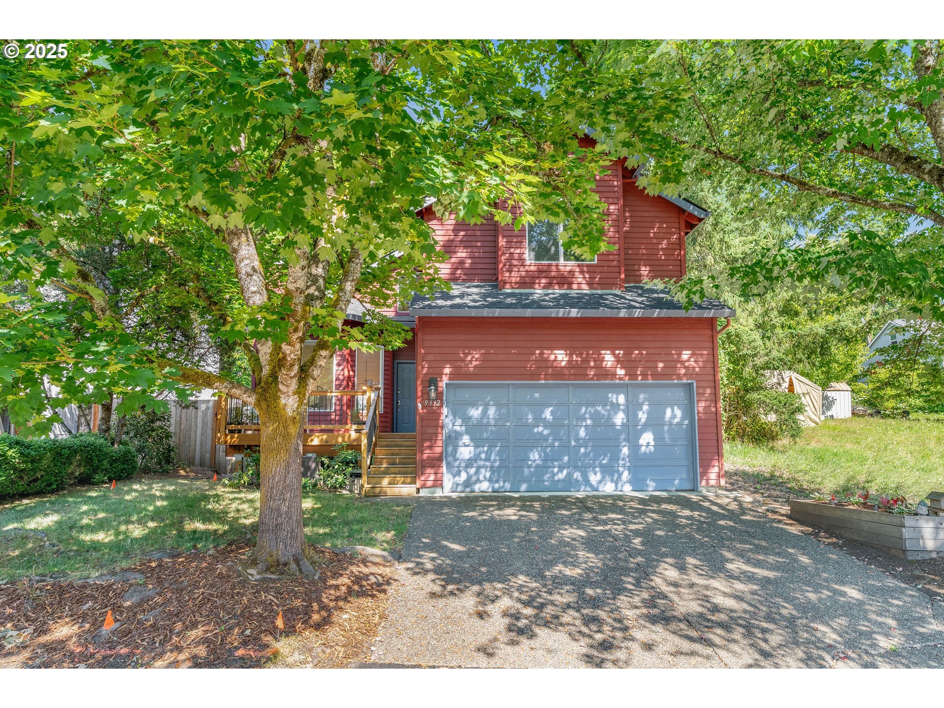Property Photo: 9332 SW 42nd Ave OR 97219