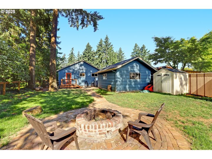 Property Photo:  2150 SE 141st Ave  OR 97233 