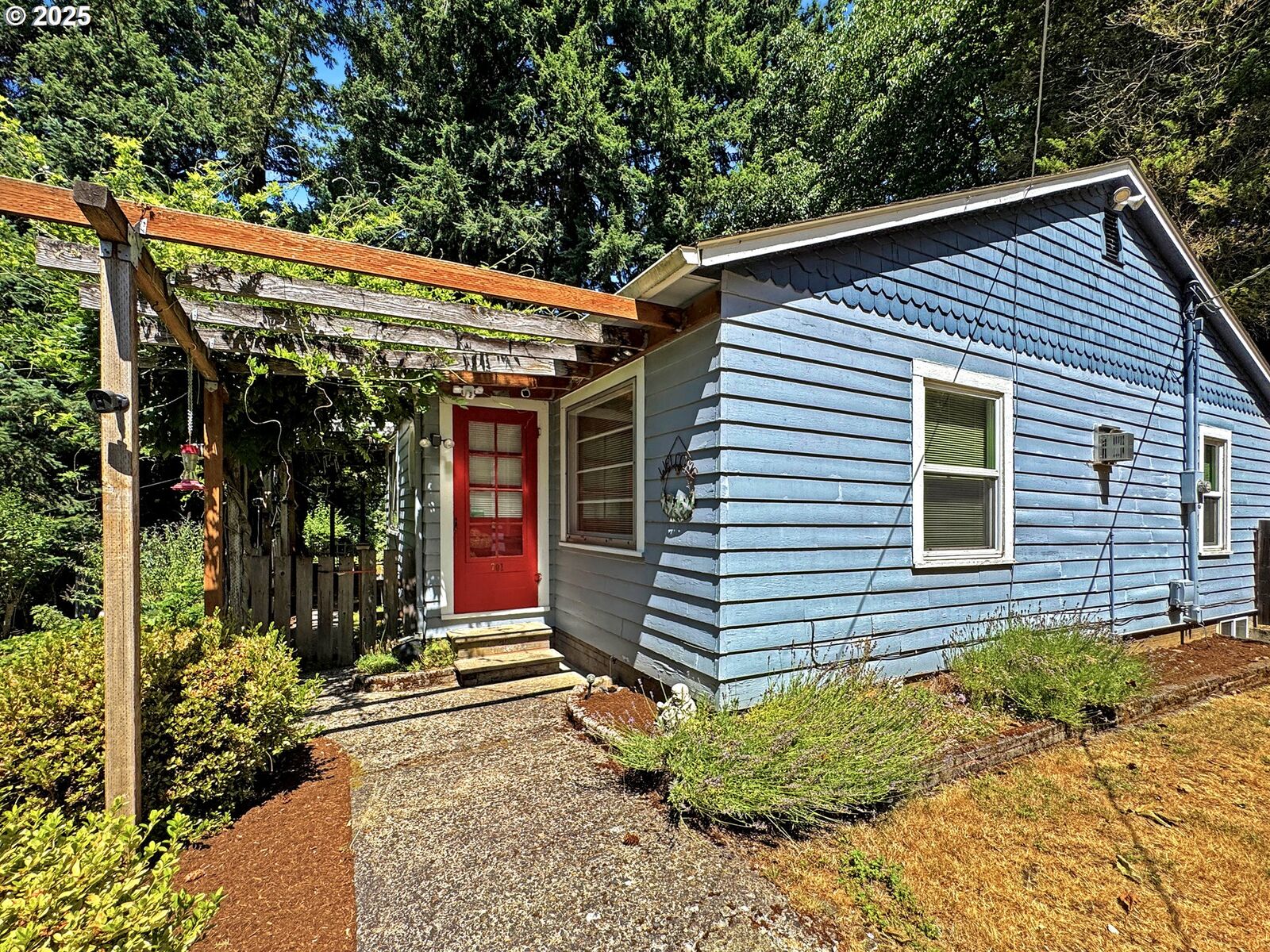 Property Photo: 701 NE 117th St WA 98685
