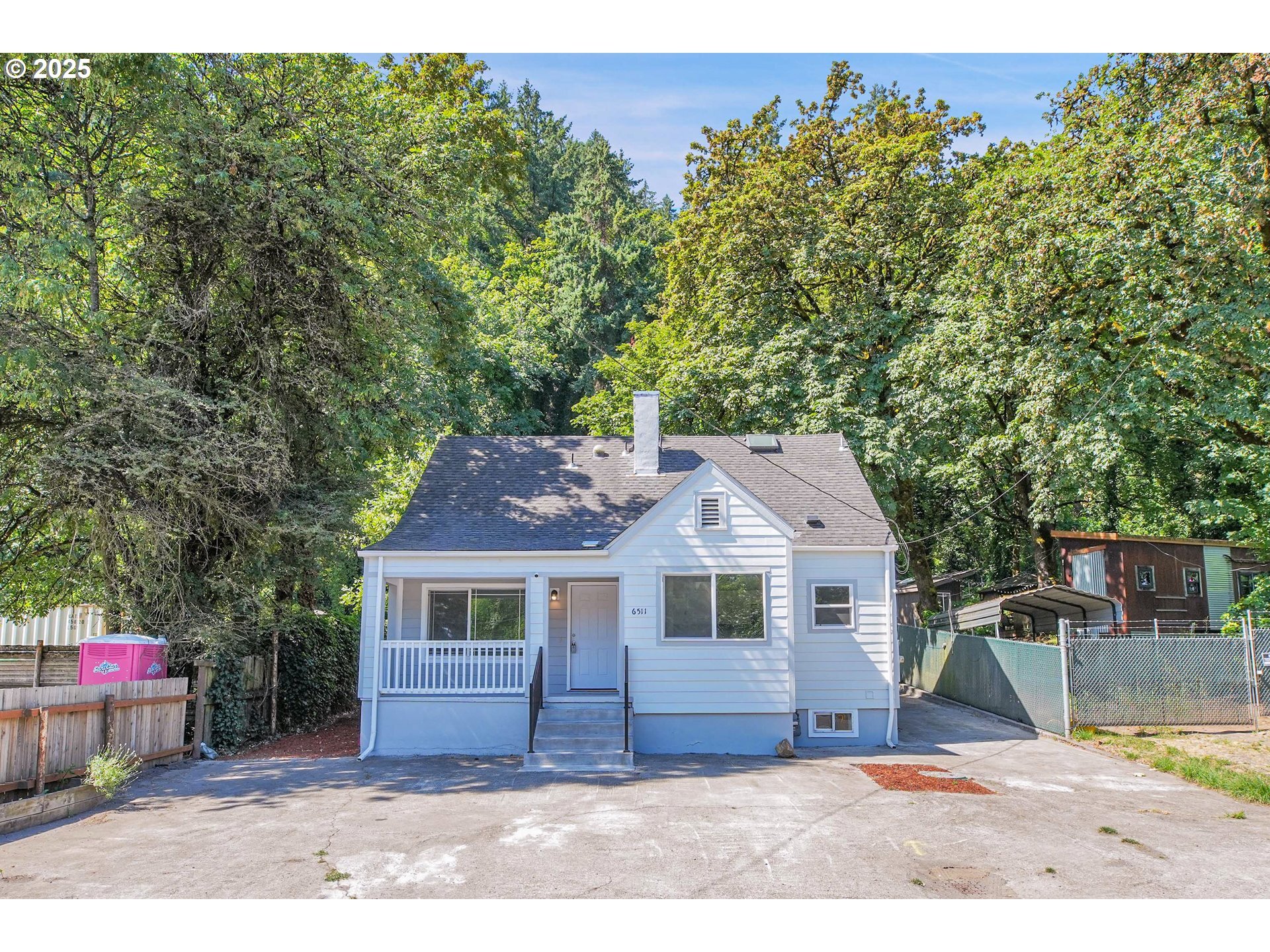 Property Photo: 6511 NW Saint Helens Rd OR 97210