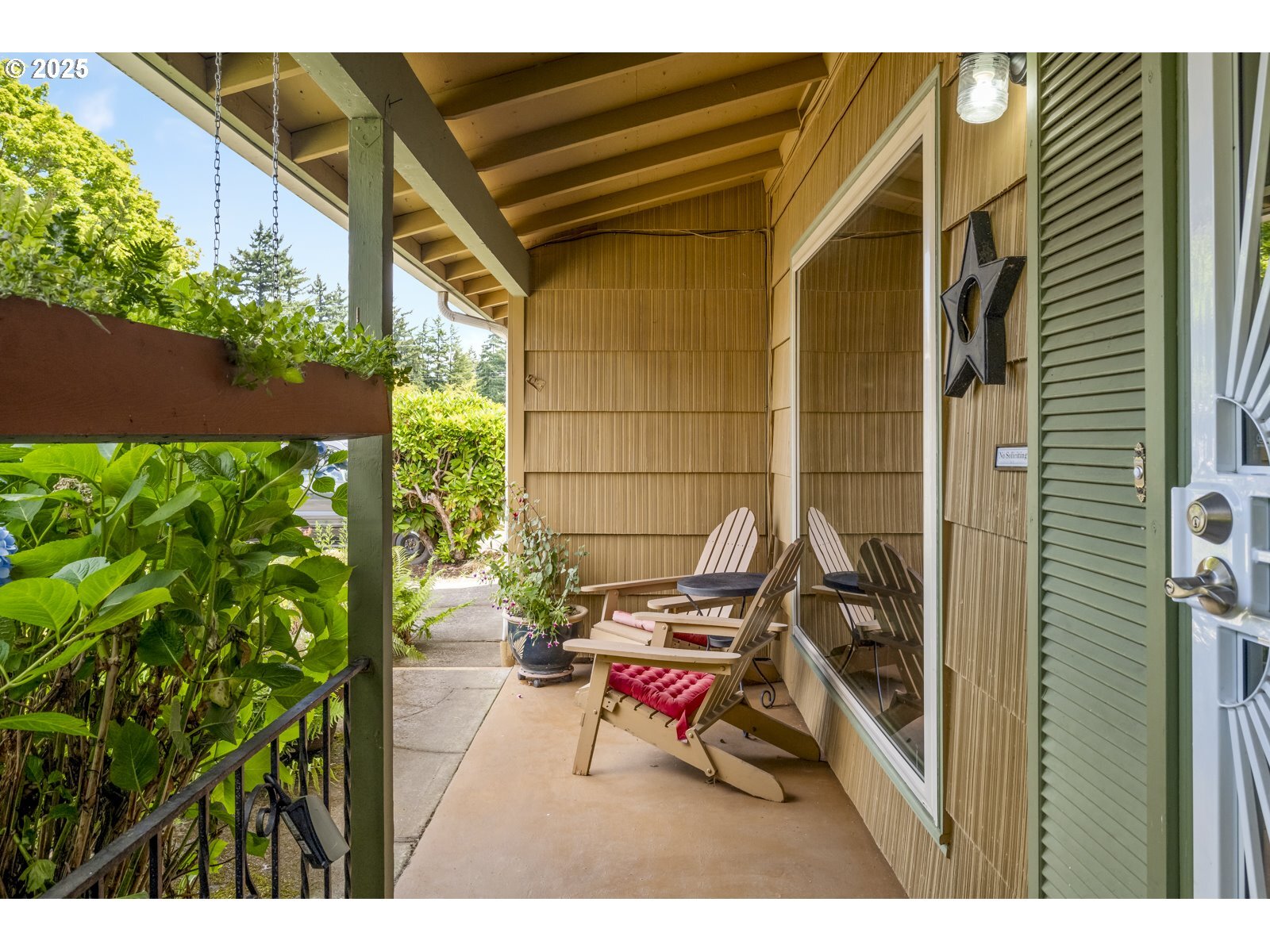 Property Photo: 14026 SE Mill Ct OR 97233