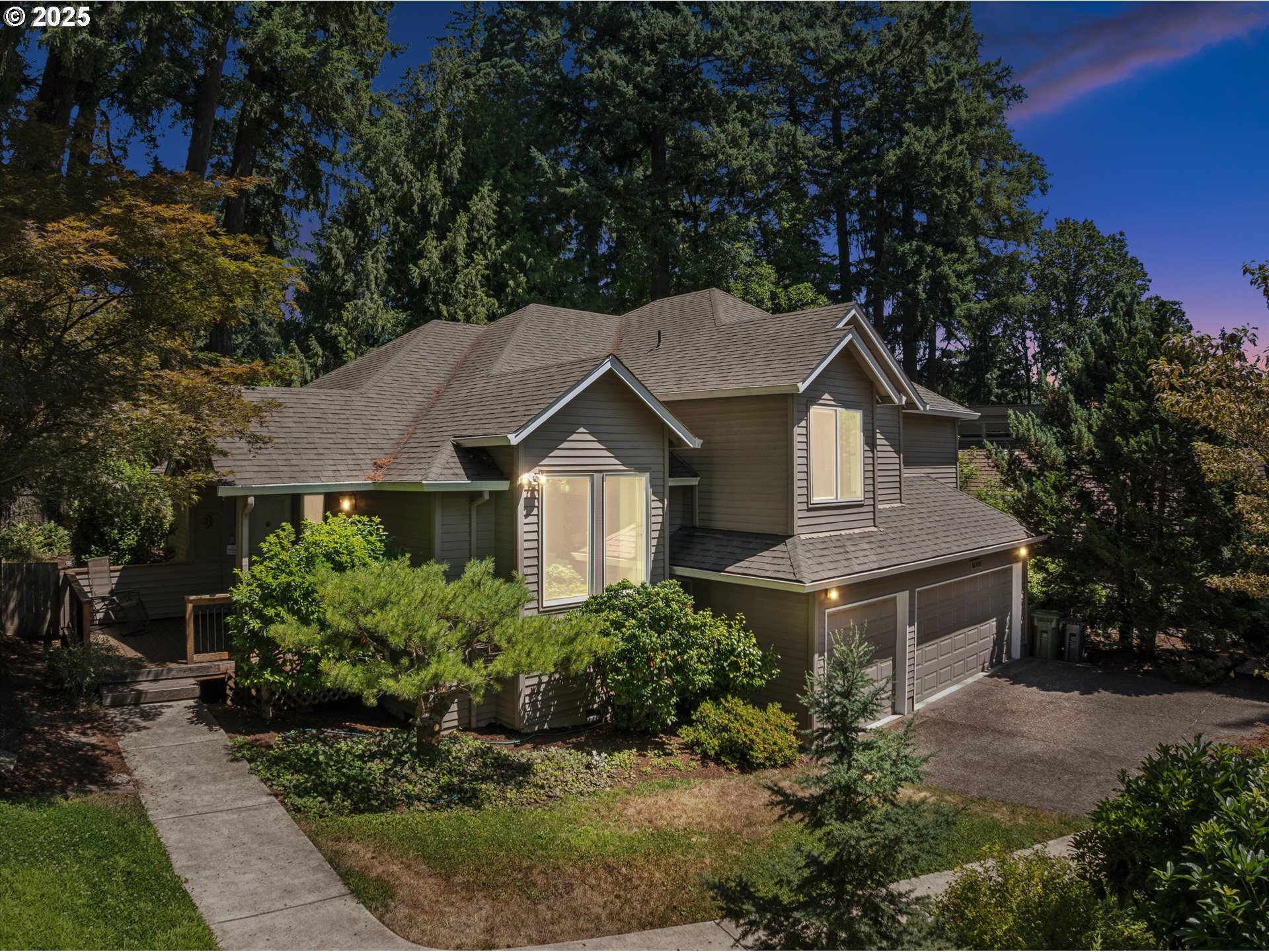 Property Photo: 16300 Sunrise Ct OR 97035