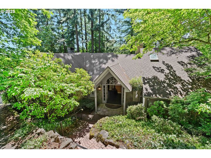 5112 SW Hewett Blvd  Portland OR 97221 photo