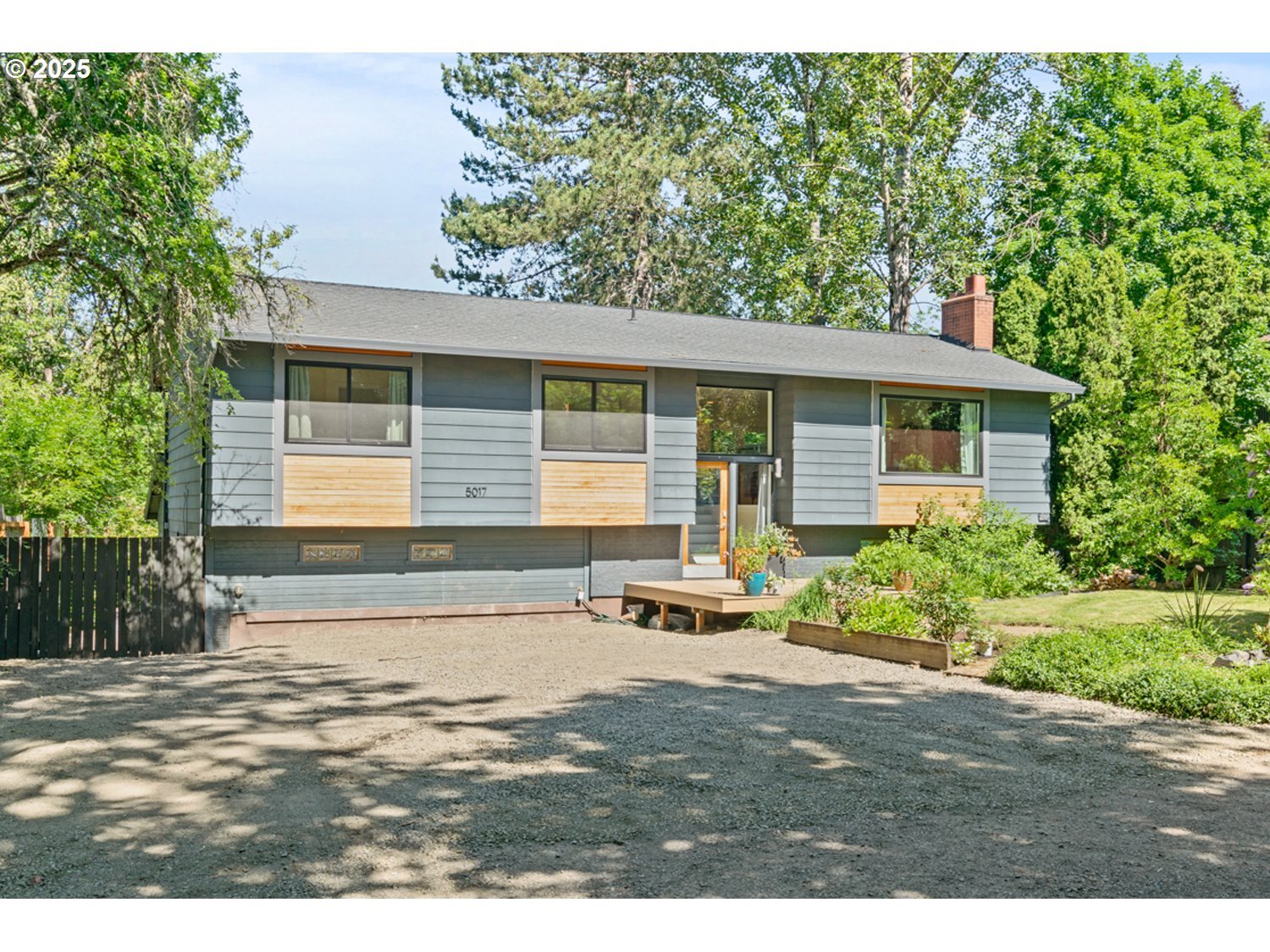 Property Photo: 5017 SW Fairvale Ct OR 97221