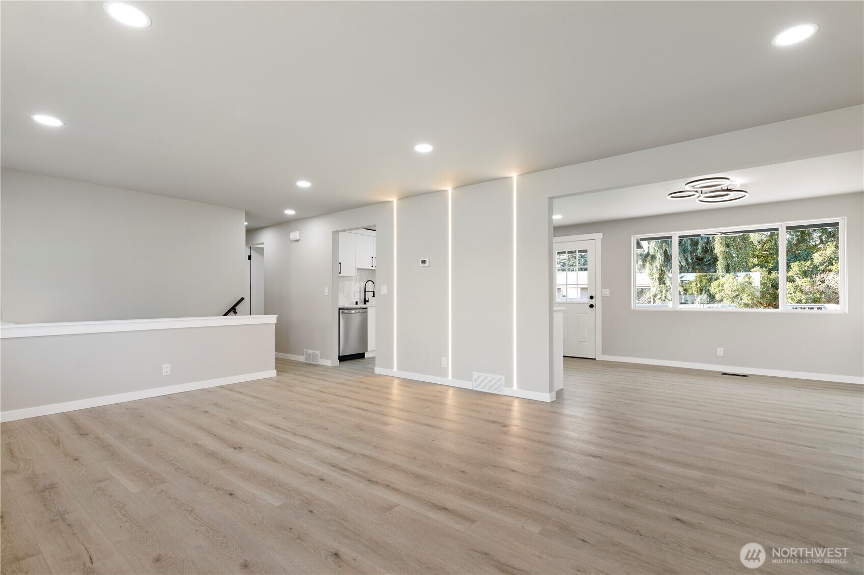 Property Photo:  1546 NE 2nd Avenue  WA 98277 