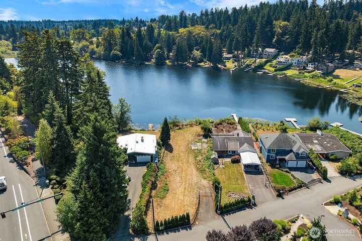 Property Photo: 13059 SE 76th Street WA 98056