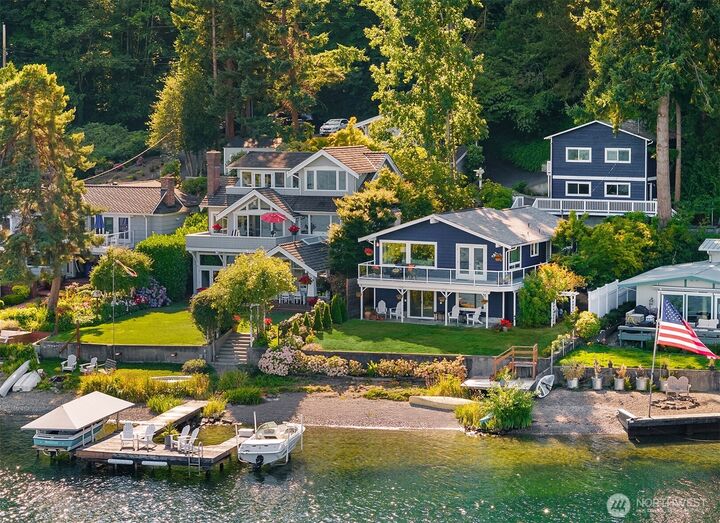 1814 W Lake Sammamish Parkway NE  Bellevue WA 98008 photo