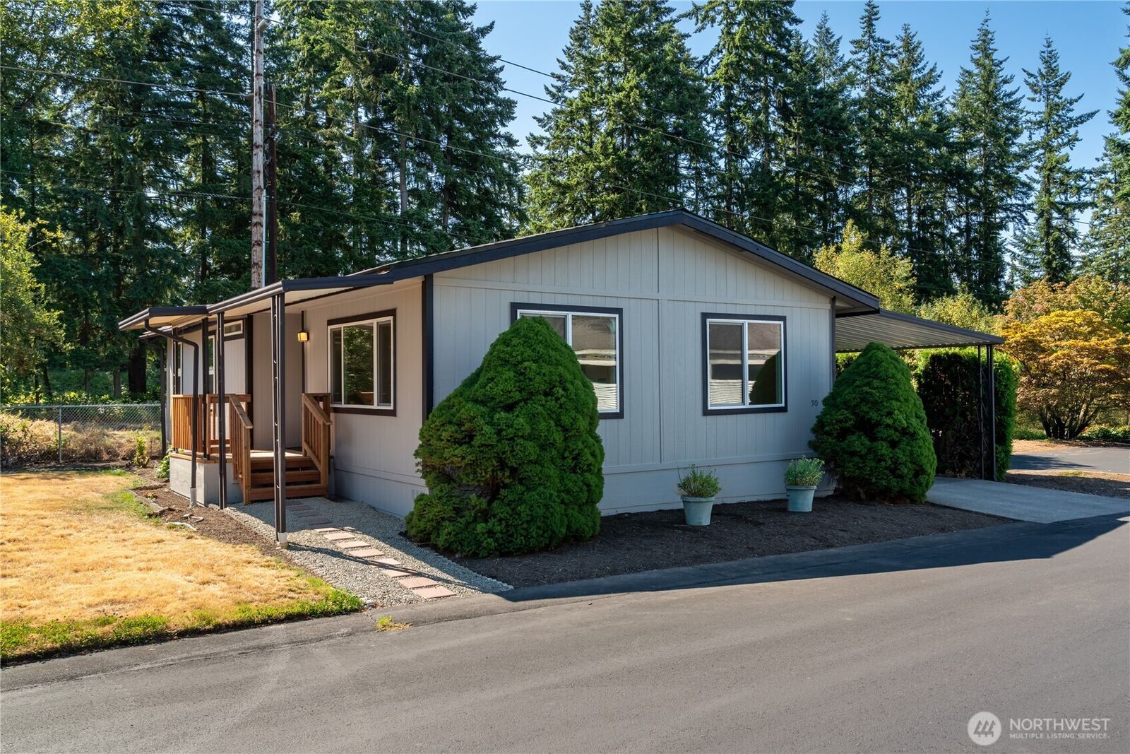 Property Photo: 620 112th St SE 30 WA 98208