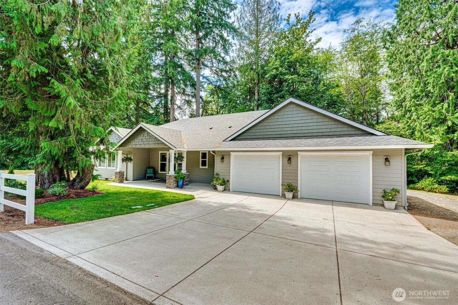 Property Photo: 1429 Coal Creek Road WA 98632