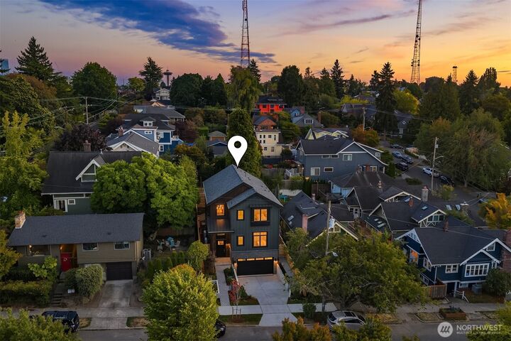 Property Photo:  365  Newton Street  WA 98109 