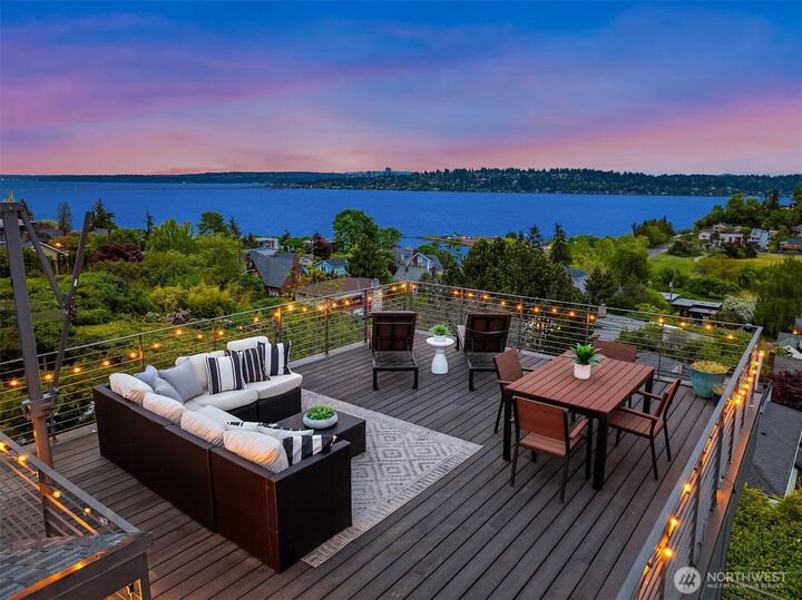 Property Photo:  3812  Cascadia Avenue S  WA 98118 