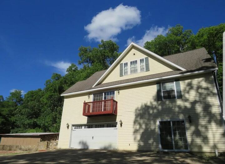 Property Photo: 923 N West Street IL 61036