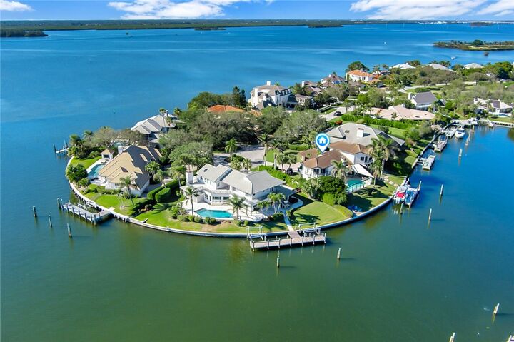 Property Photo: 136 Anchor Drive FL 32963