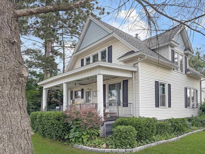 328 Broadway Street  Berlin WI 54923 photo