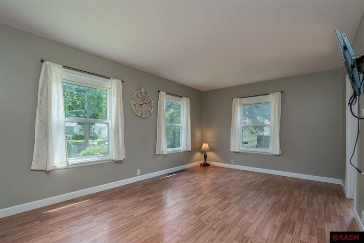 Property Photo:  809 Lyndale Street  MN 56003 