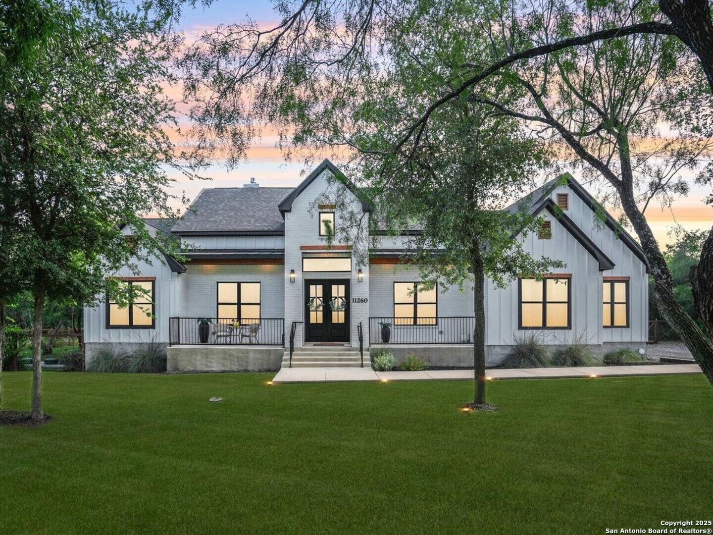 Property Photo: 11260 Beverly Hills TX 78023