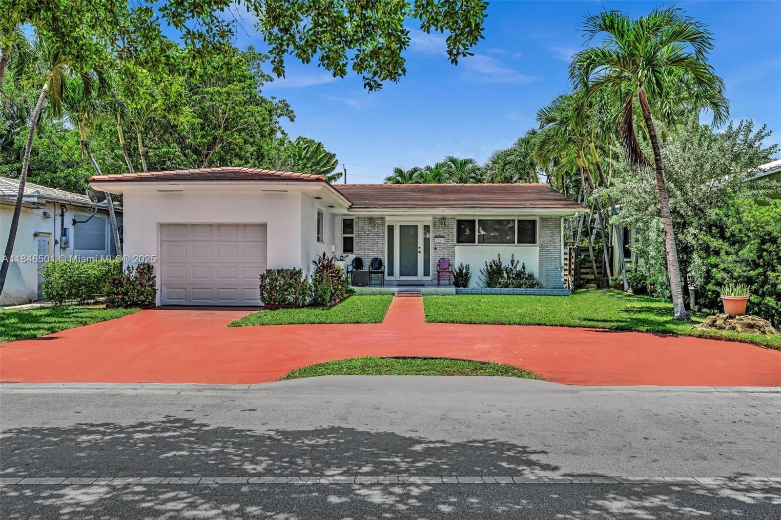 9524 Byron Ave  Surfside FL 33154 photo