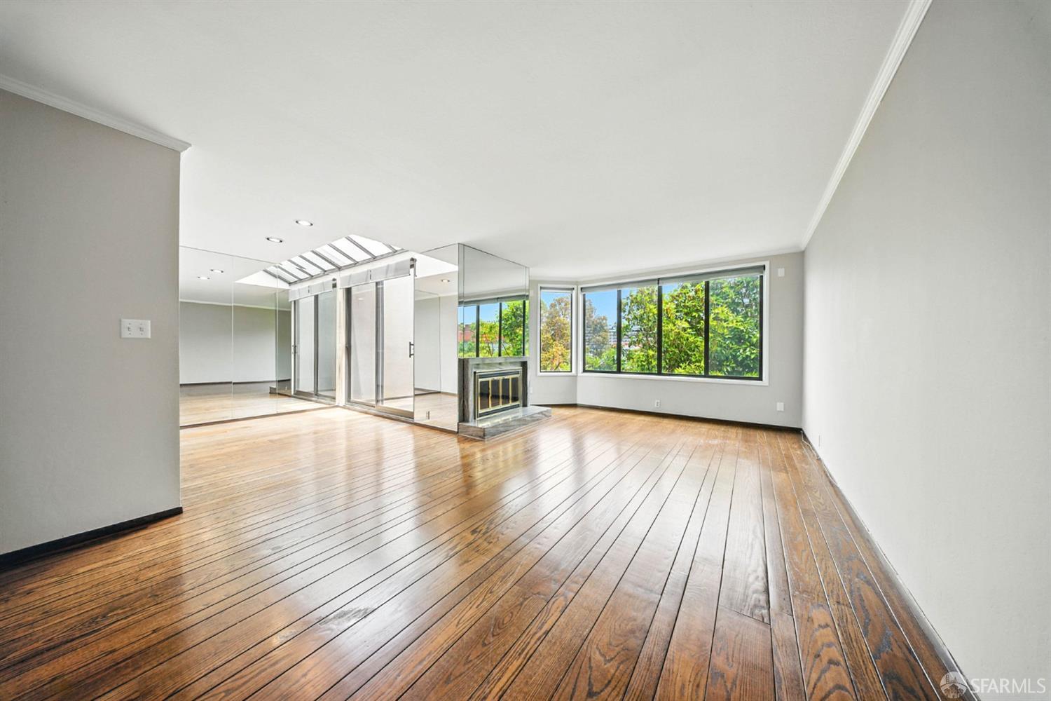 Property Photo:  156 Lombard Street 14  CA 94111 