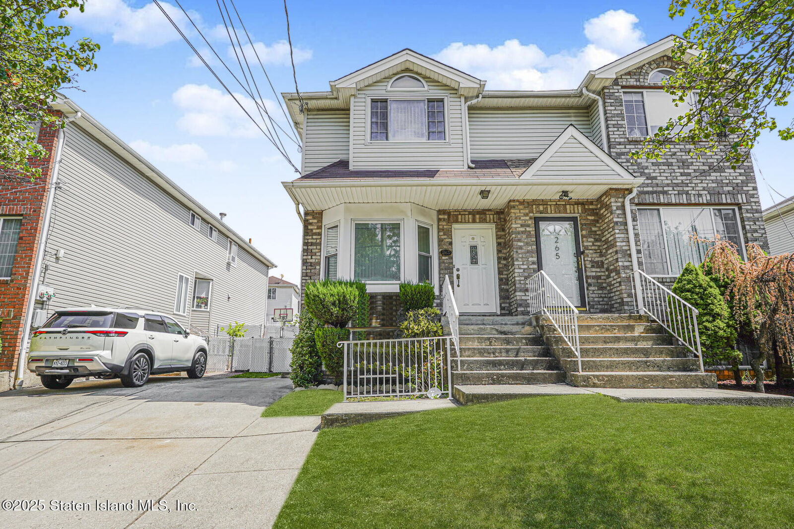 Property Photo:  263 Seguine Avenue  NY 10309 