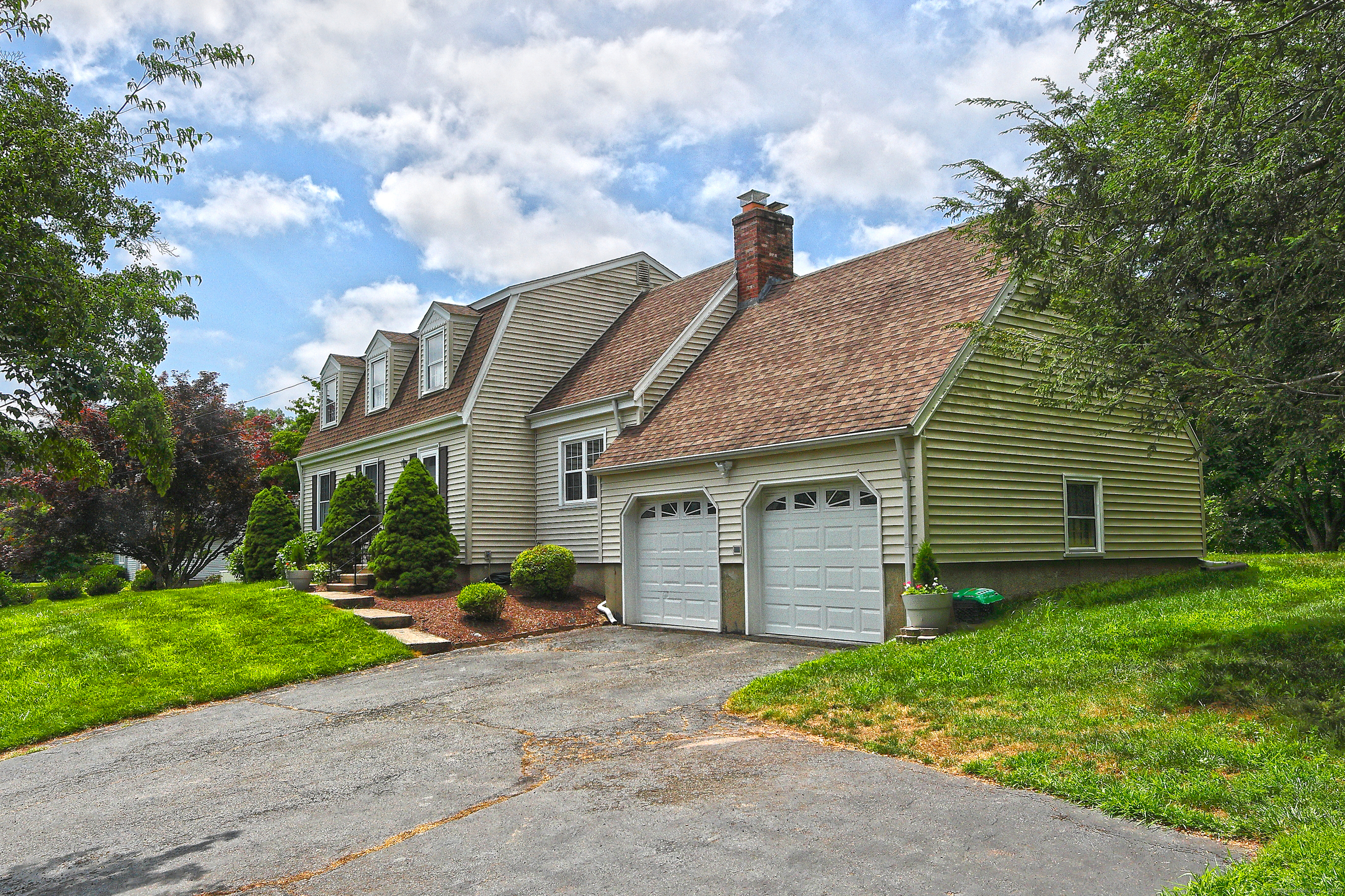 Property Photo:  55 Kings Highway  CT 06473 