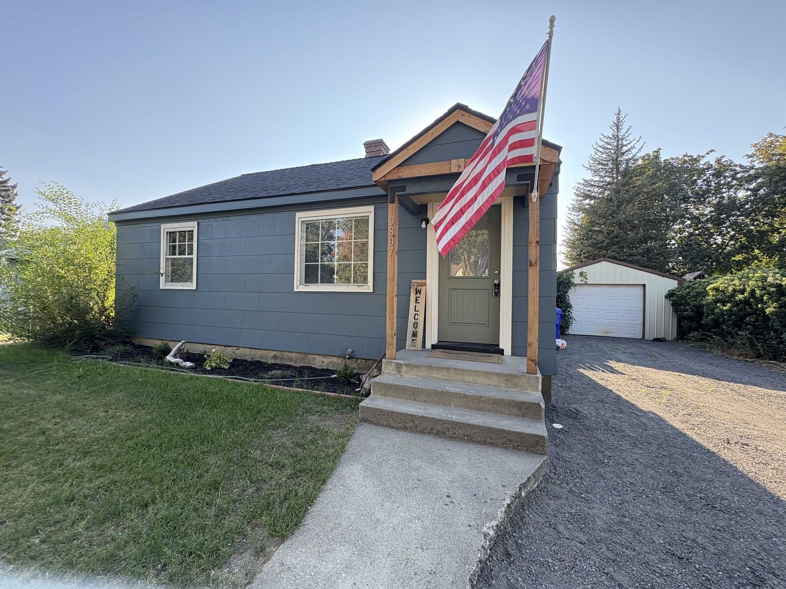 Property Photo: 9807 N Whittier St WA 99218