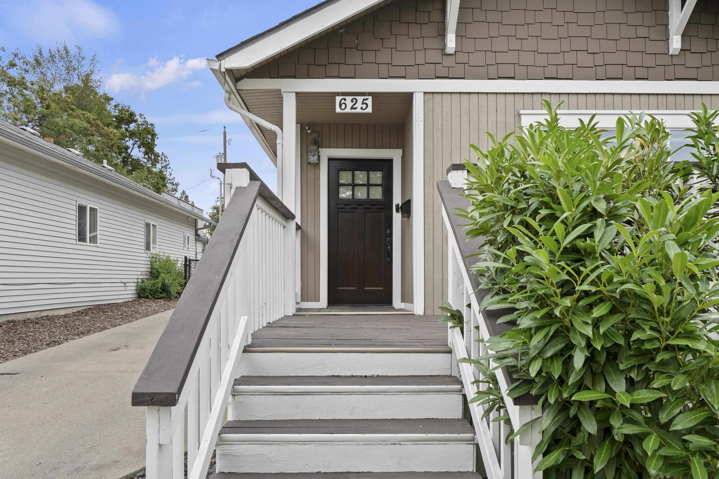 Property Photo: 625 S Ivory St WA 99202