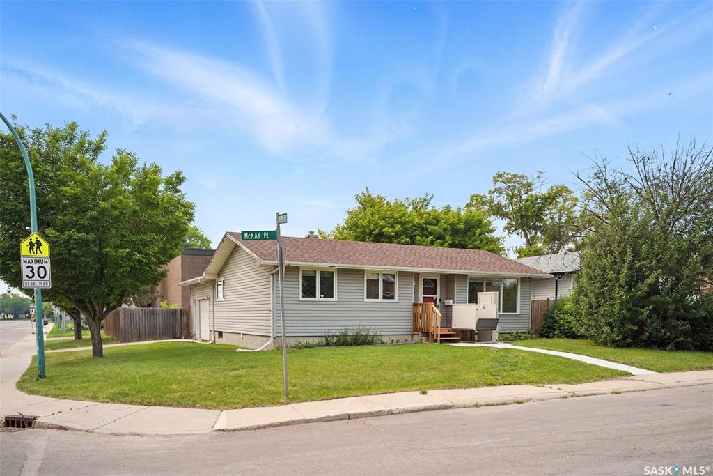 Property Photo: 16 McKay Place SK S7L 3Z7