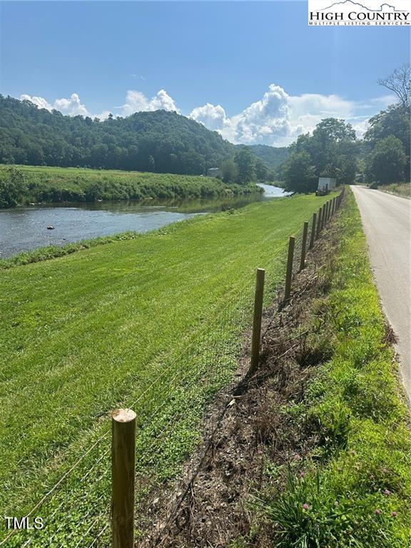 Property Photo: 123 Railroad Grade Road NC 28684
