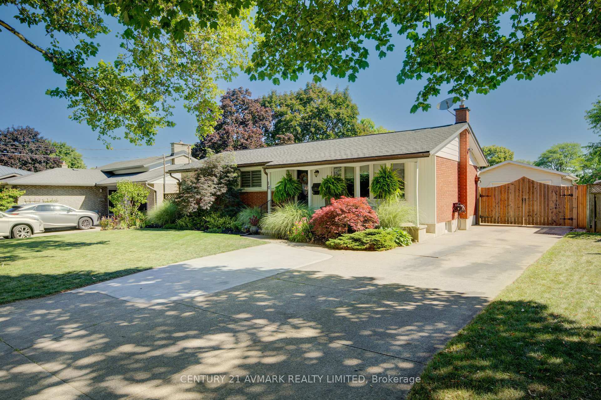 Photo de la propriété: 10 Royale Road ON L2N 3X9