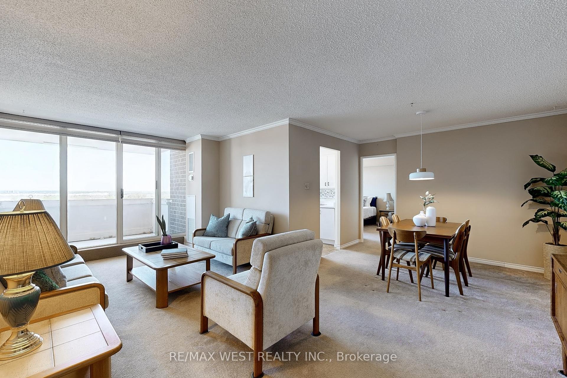 Property Photo: 44 Falby Court 1207 ON L1S 3L1