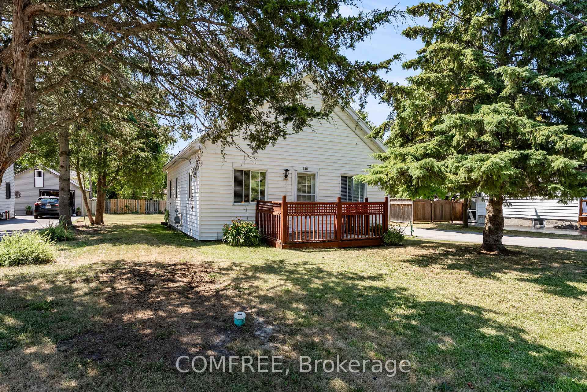 Property Photo: 110 Gilbert Street ON K8P 3H2