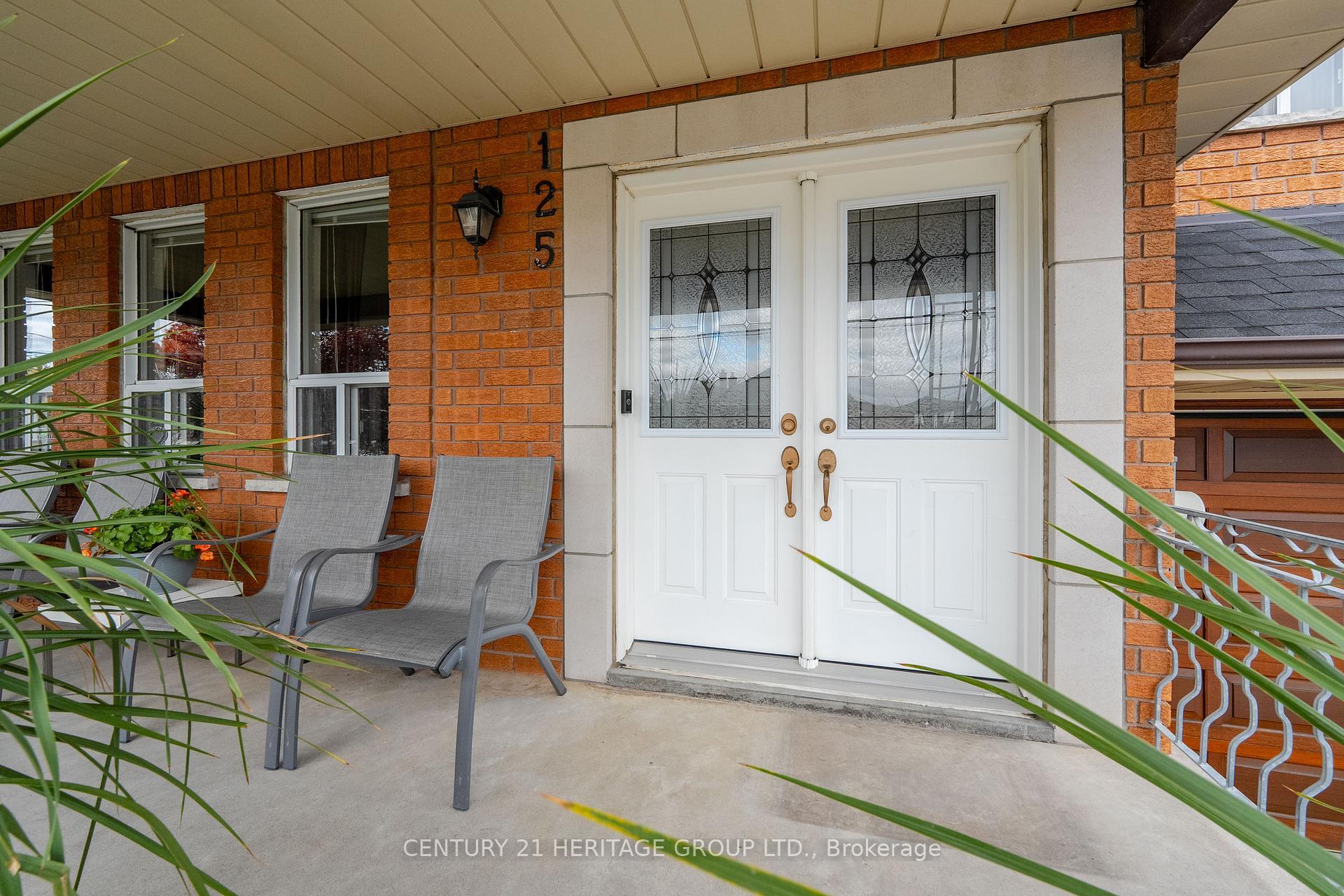 Photo de la propriété: 125 Anthony Road ON M3K 1B7