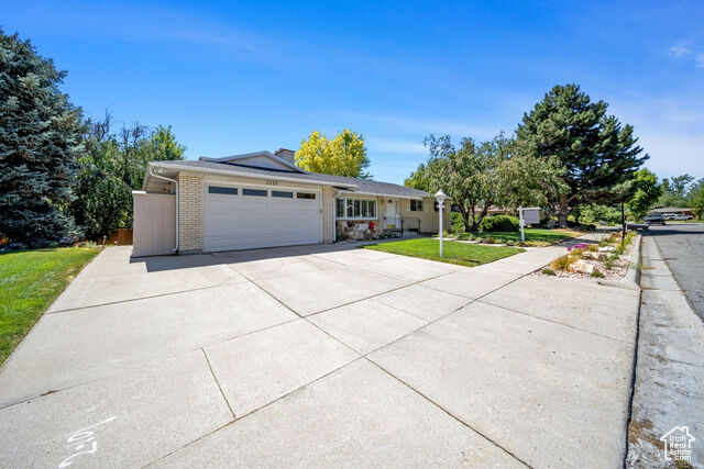 Property Photo: 7375 S Sunhill Rd UT 84121