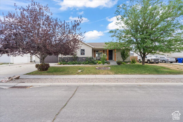 Property Photo: 1378 E Osprey Way UT 84005