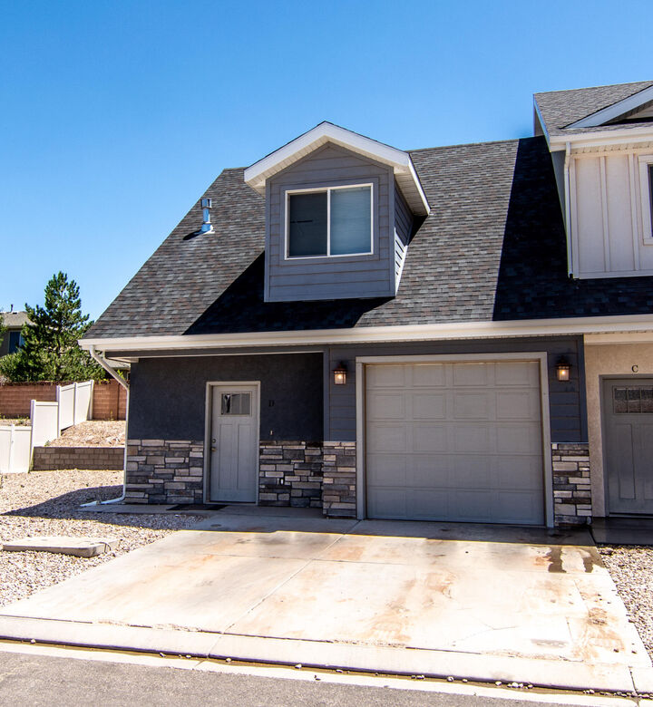 Property Photo: 1577 S Topaz Dr #D UT 84720