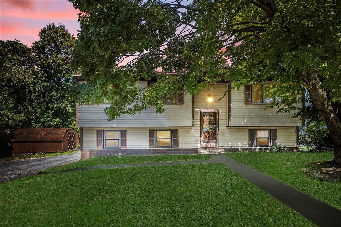 Property Photo:  300 Moonridge Dr  PA 15042 